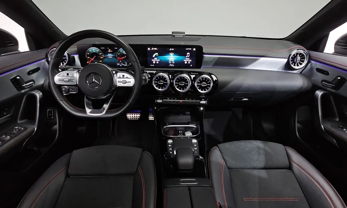 Mercedes-Benz CLA-Class 7