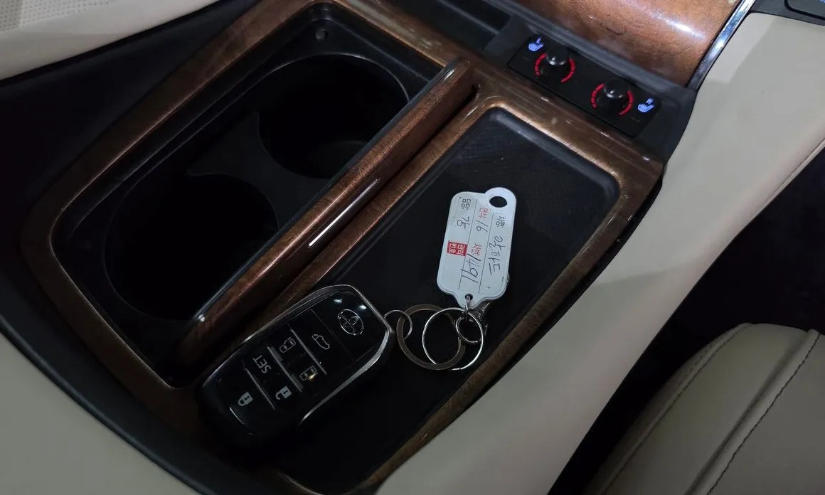 Toyota Alphard 27