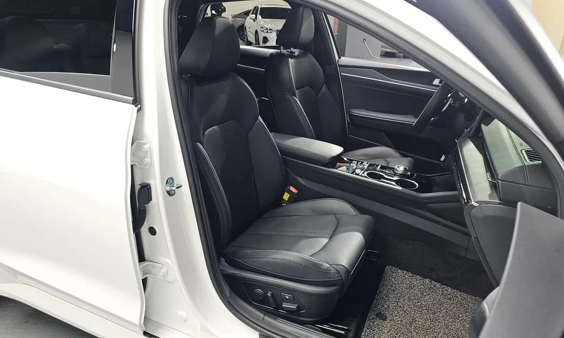 Kia K5 10
