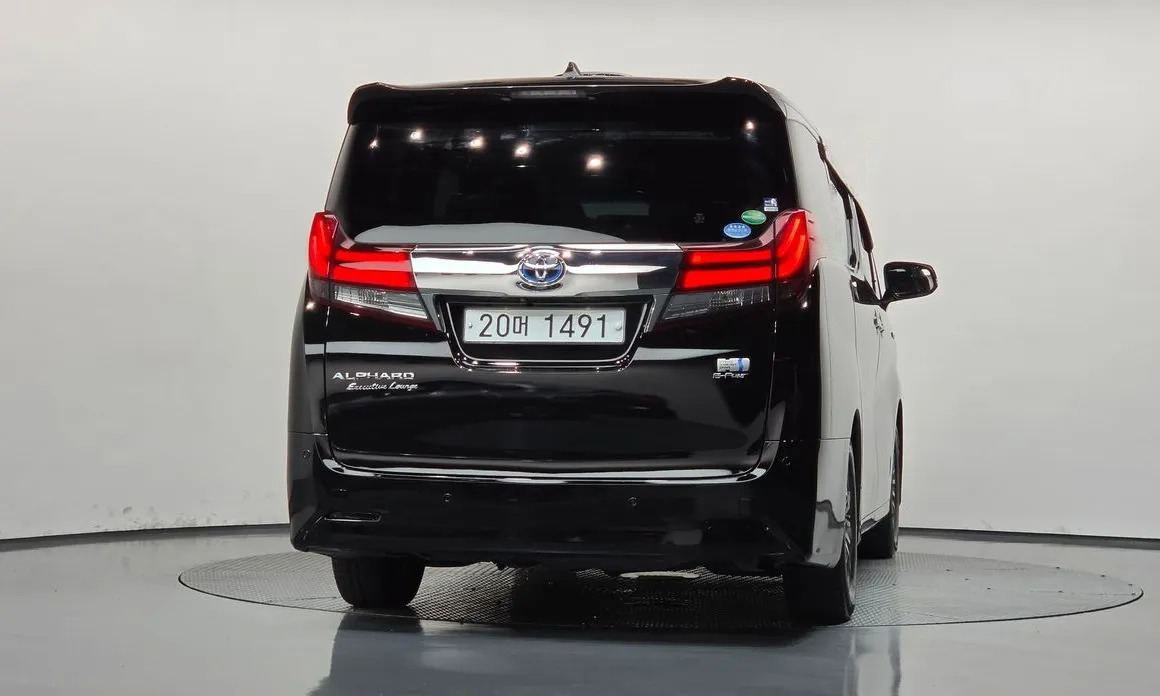 Toyota Alphard 4