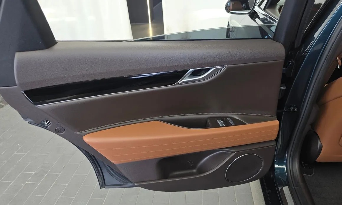 Genesis G80 25