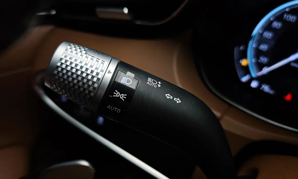 Genesis GV70 37