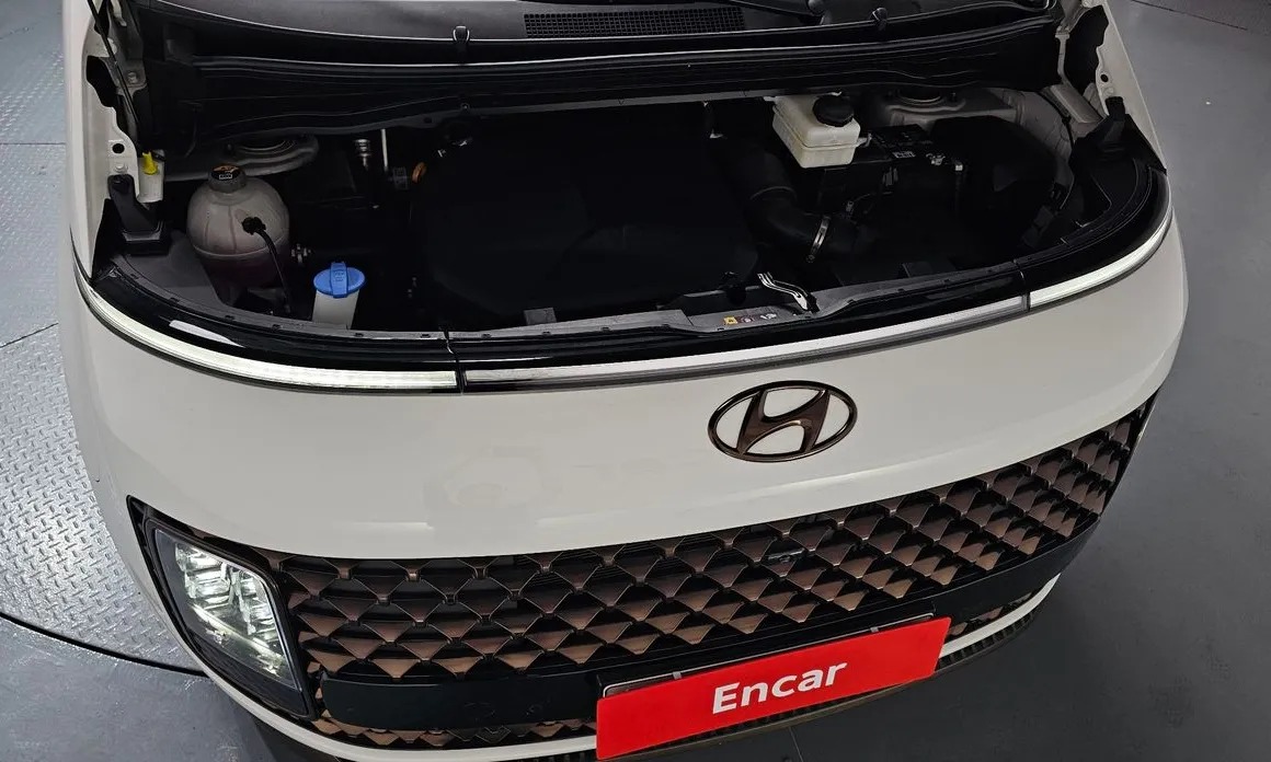 Hyundai Staria 6