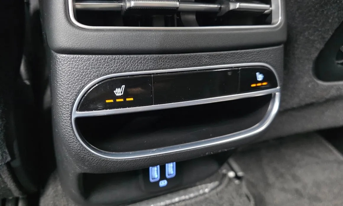 Genesis GV70 19