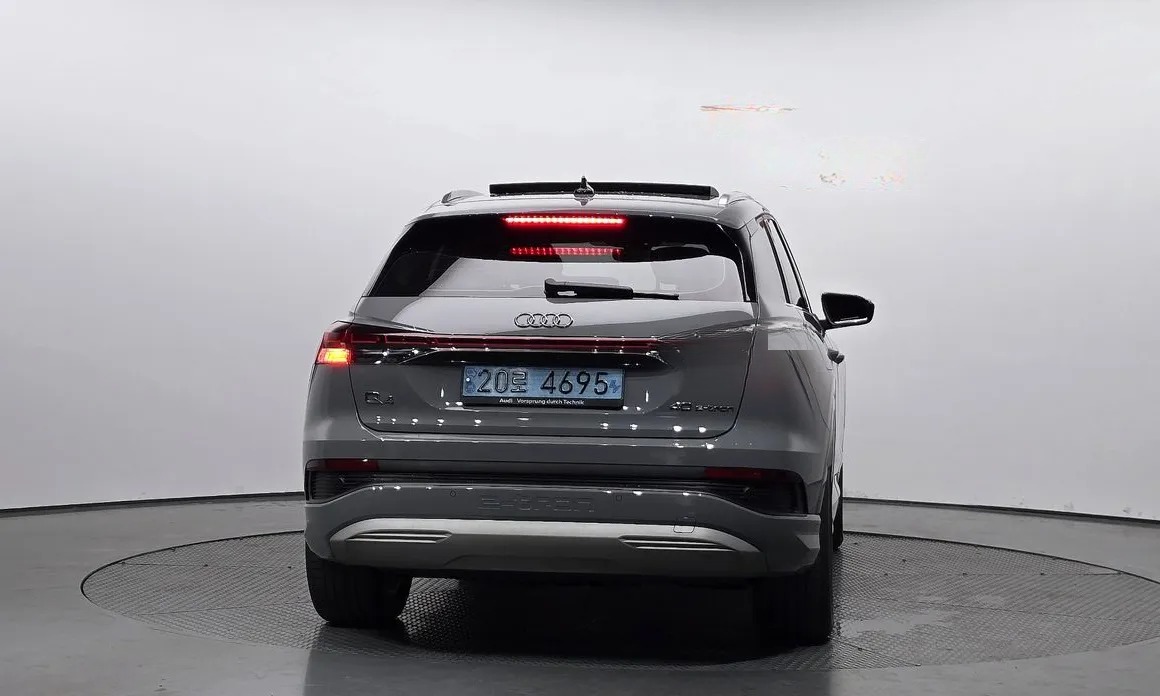 Audi Q4 e-tron 4
