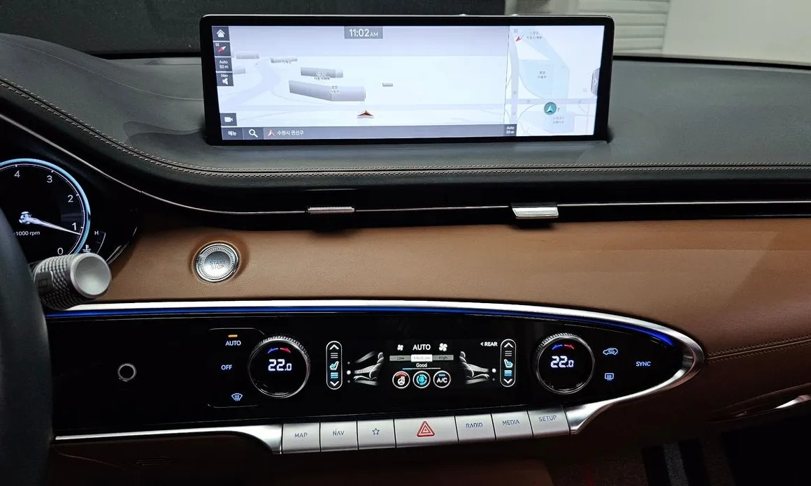 Genesis GV70 13