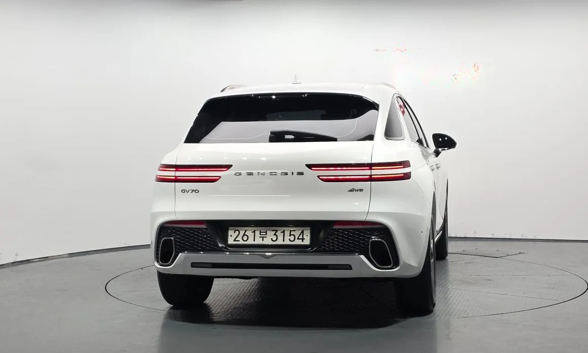 Genesis GV70 4