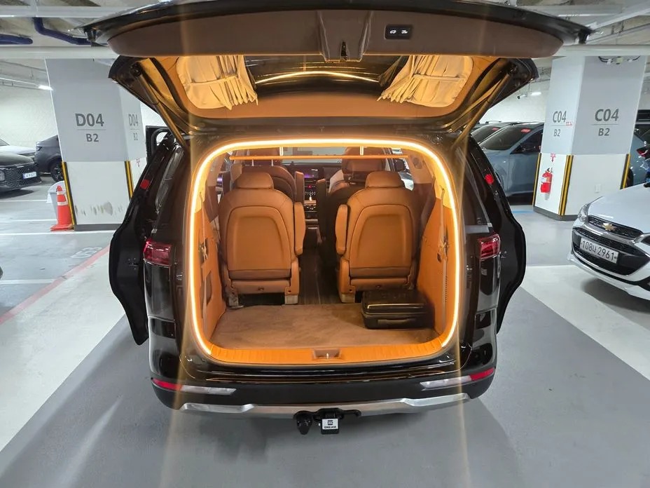 Kia Canival 4