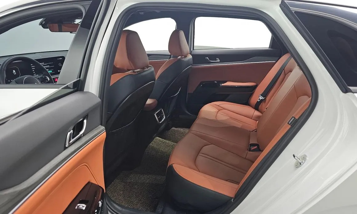 Kia K5 12