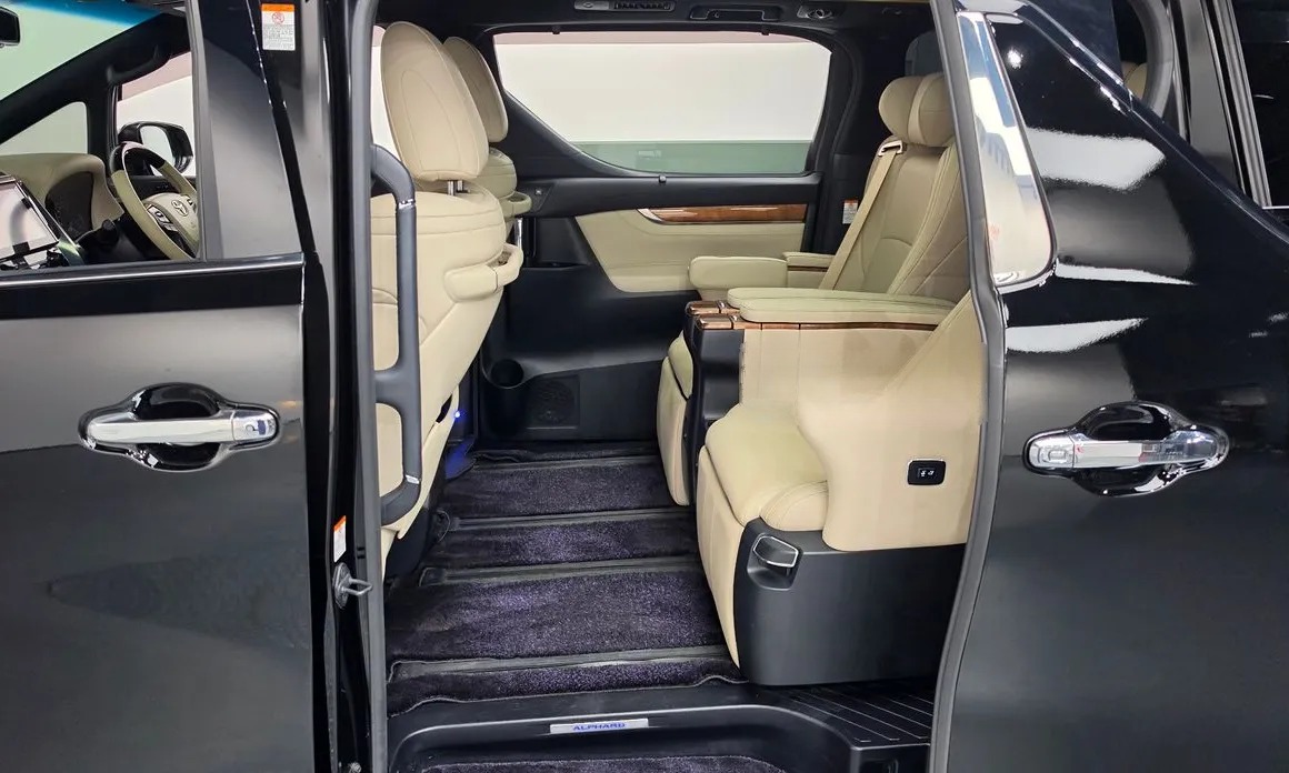 Toyota Alphard 11