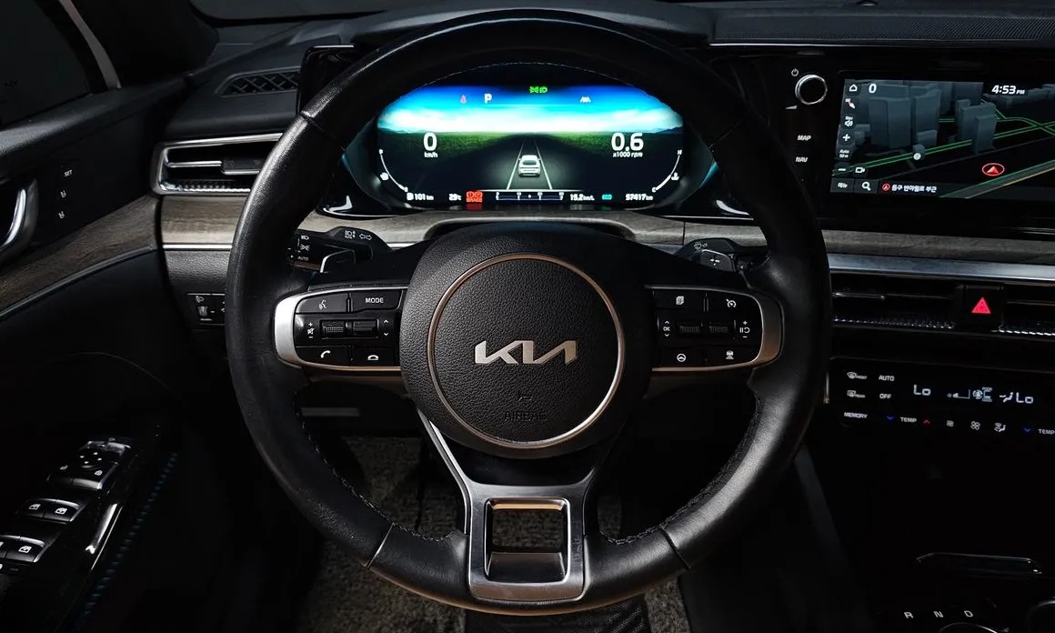 Kia K5 13