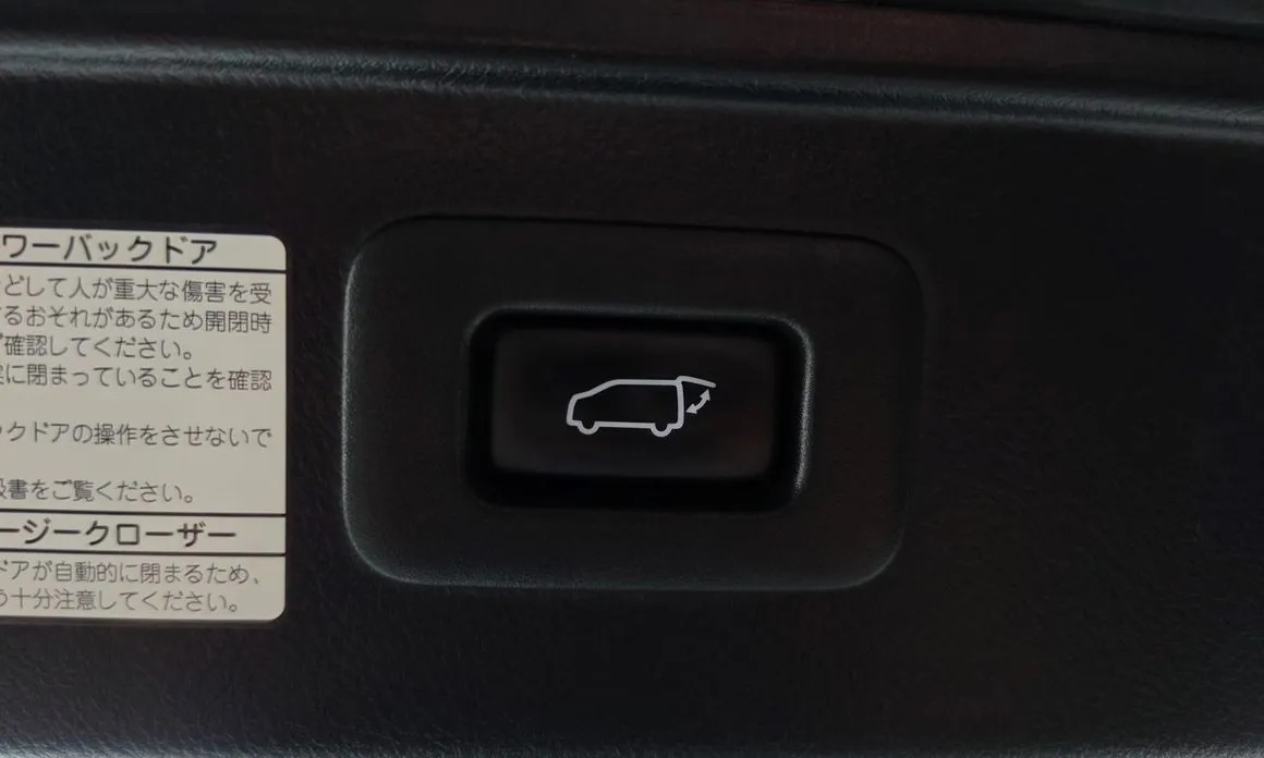 Toyota Alphard 17