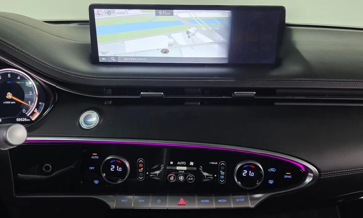 Genesis GV70 33