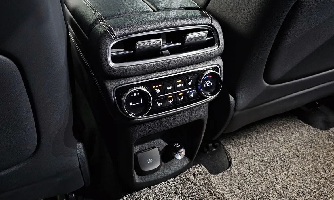 Genesis GV80 30
