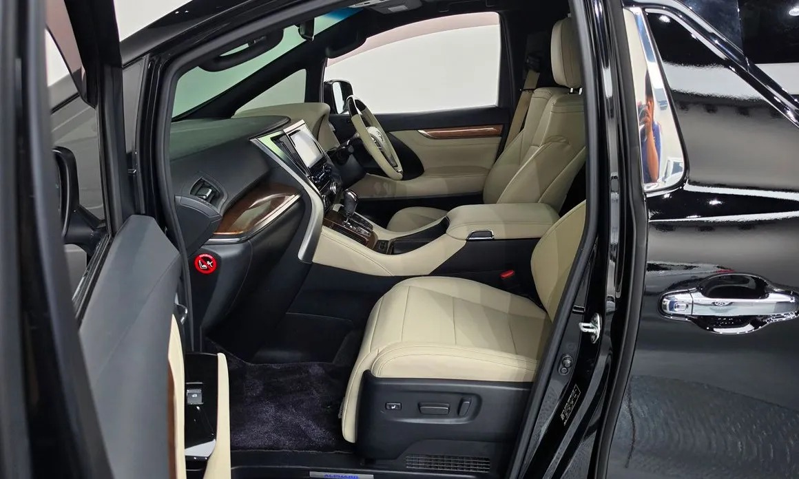 Toyota Alphard 26