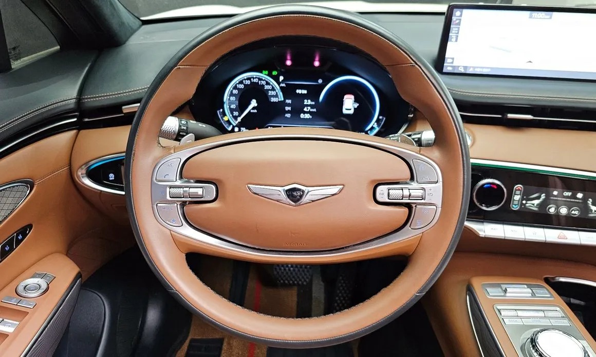 Genesis GV70 12
