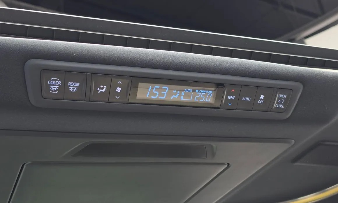 Toyota Alphard 29