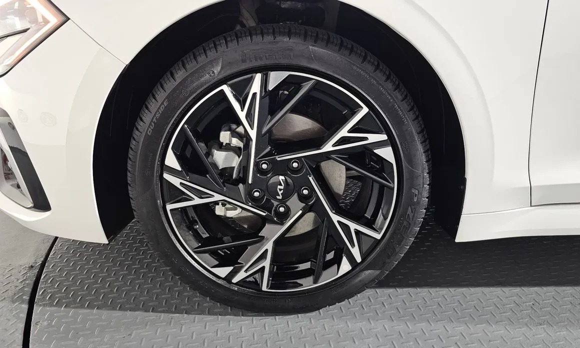 Kia K5 5