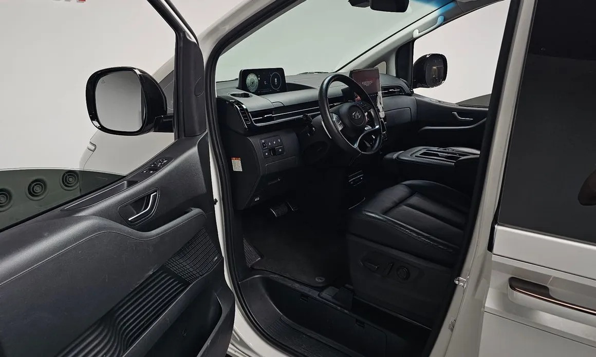 Hyundai Staria 10