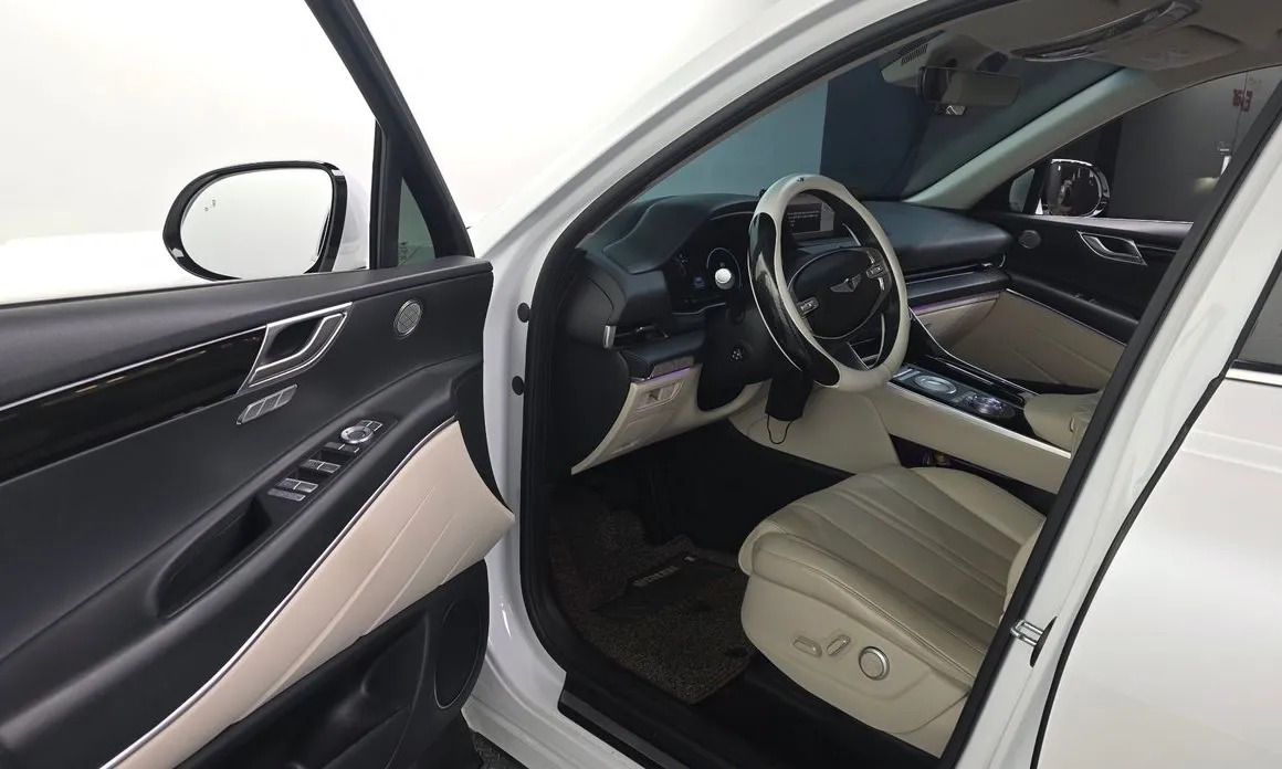 Genesis GV80 10