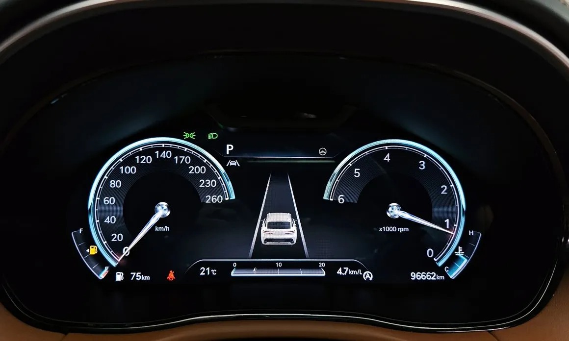 Genesis GV70 8