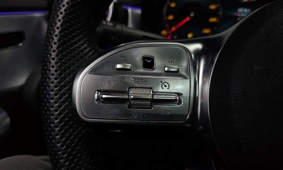 Mercedes-Benz CLA-Class 33
