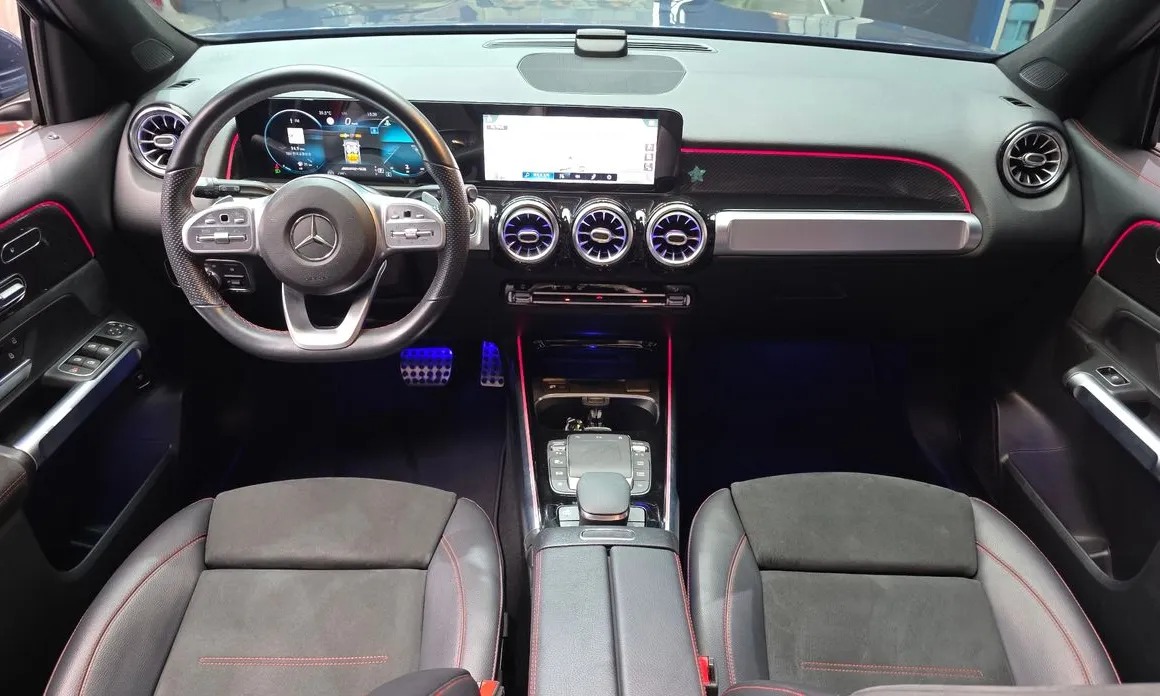 Mercedes-Benz GLB-Class 7