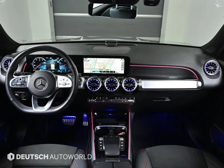 Mercedes-Benz GLB-Class 7
