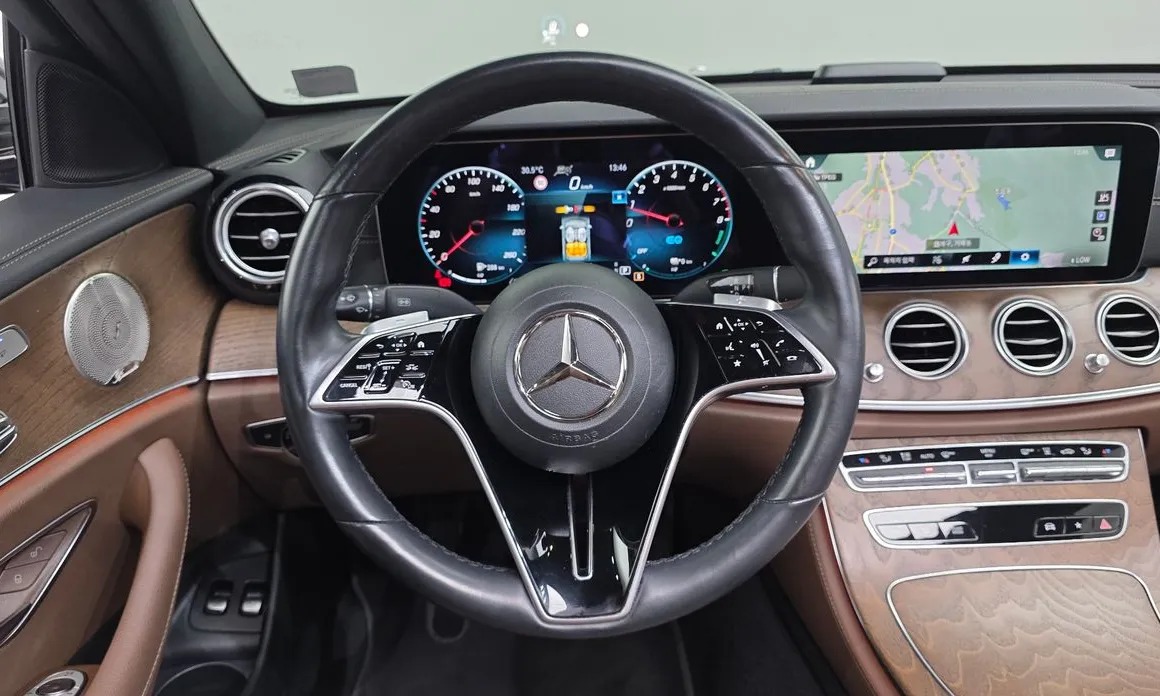 Mercedes-Benz E-Class 13