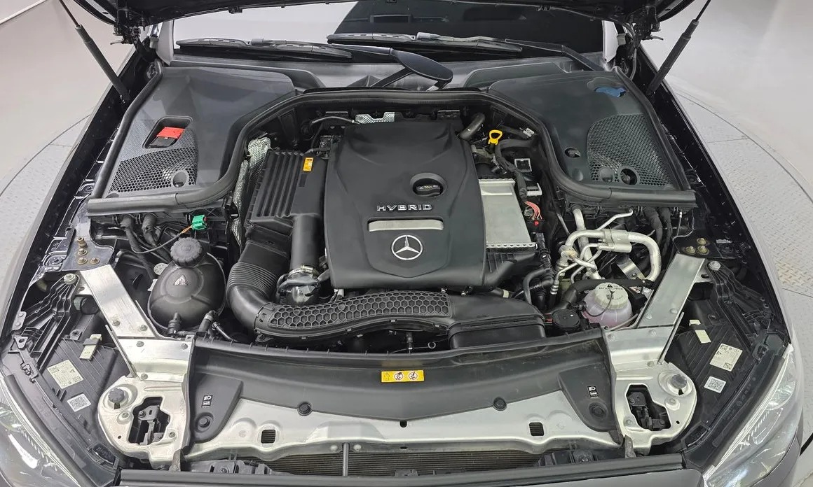 Mercedes-Benz E-Class 6