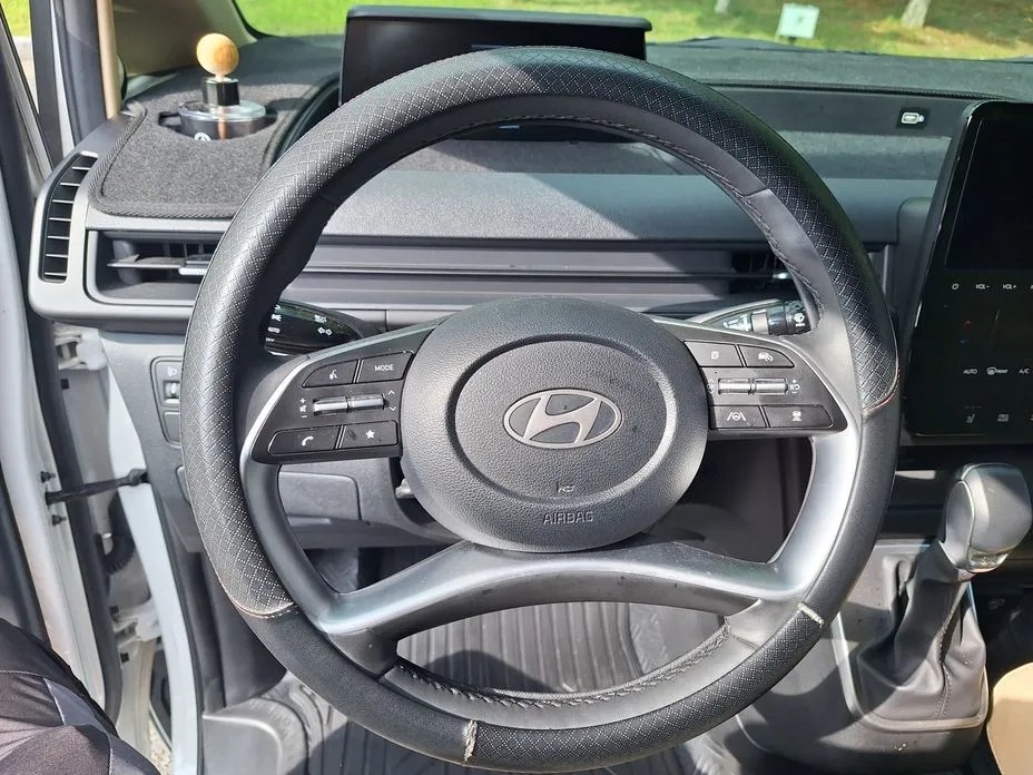 Hyundai Staria 9
