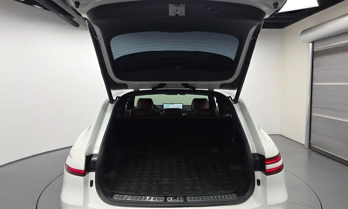 Genesis GV70 20