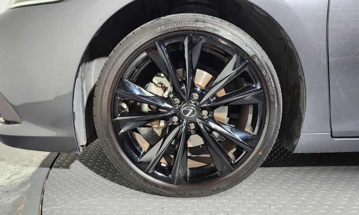 Lexus ES 5