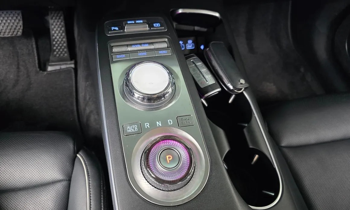 Genesis GV70 9