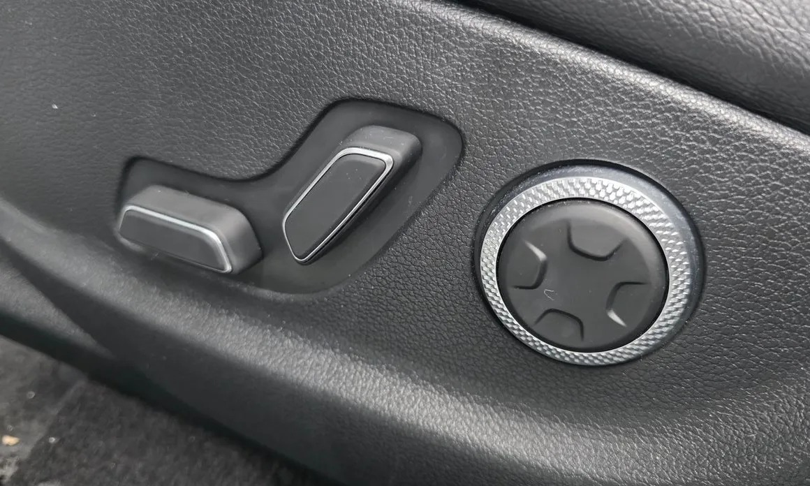 Genesis GV70 35