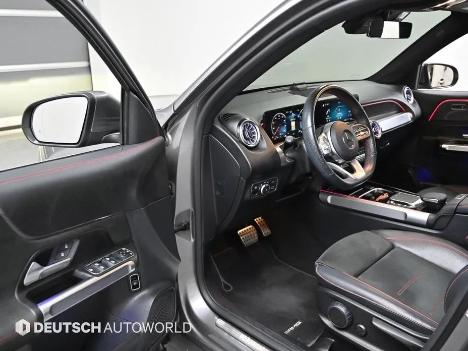 Mercedes-Benz GLB-Class 11