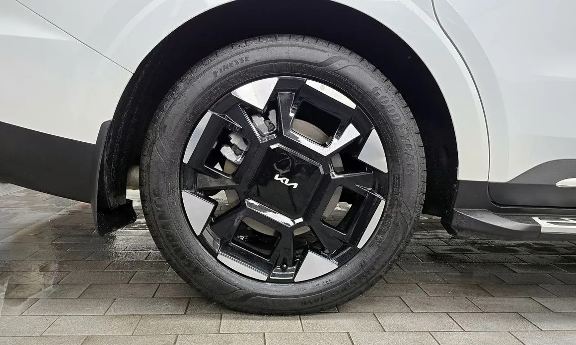 Kia Canival 5