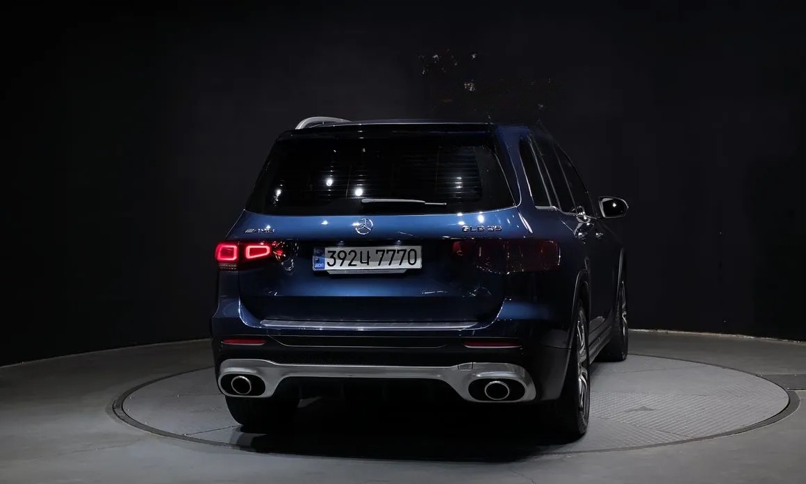 Mercedes-Benz GLB-Class 4