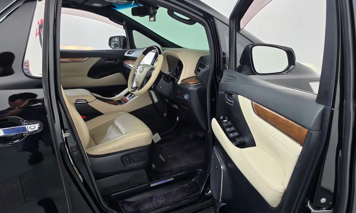 Toyota Alphard 24