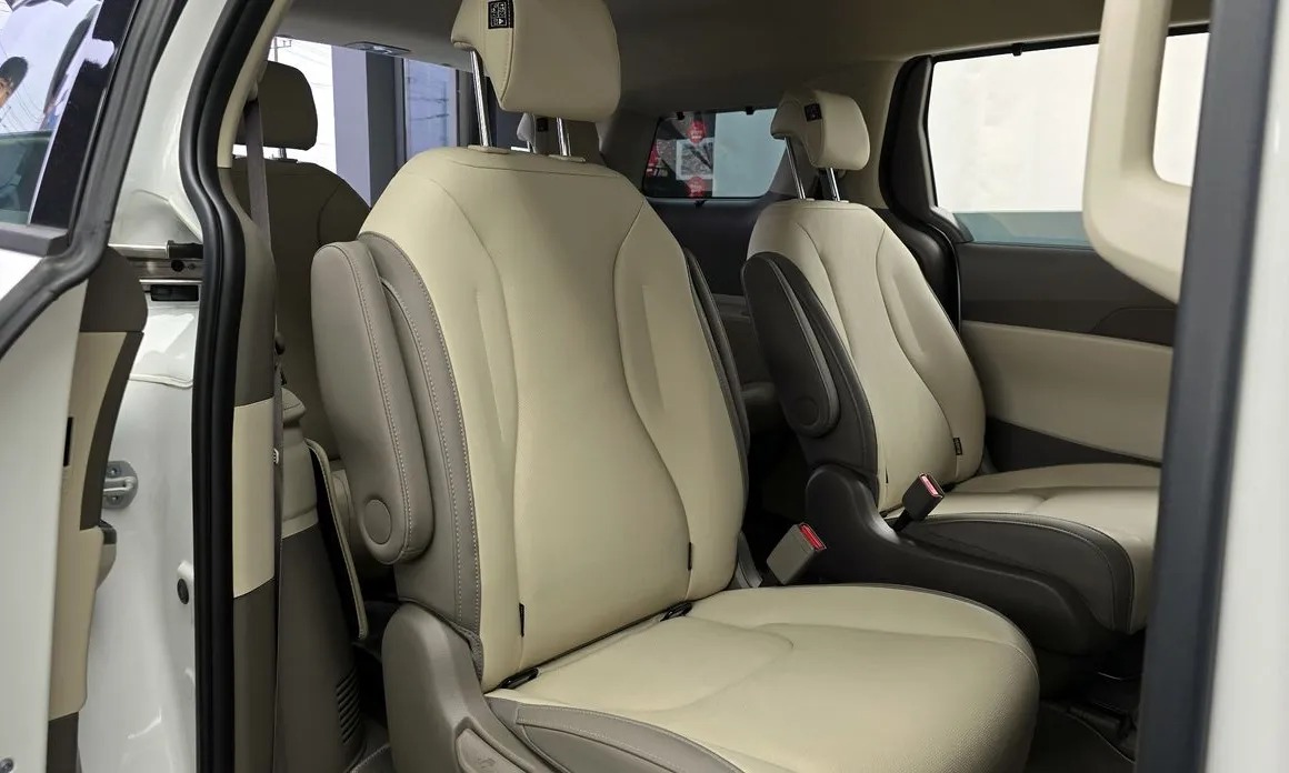 Kia Canival 12