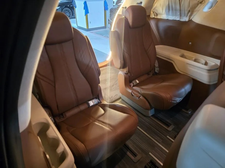Kia Canival 12