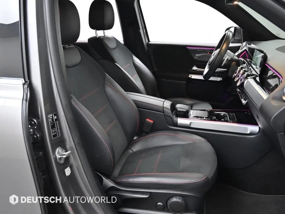 Mercedes-Benz GLB-Class 10