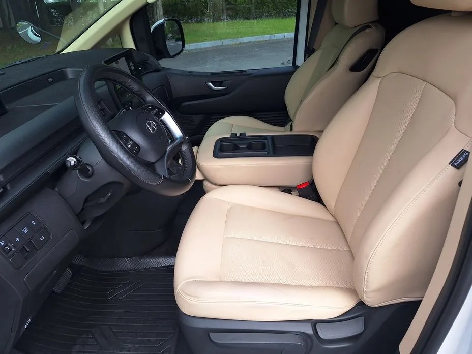 Hyundai Staria 16