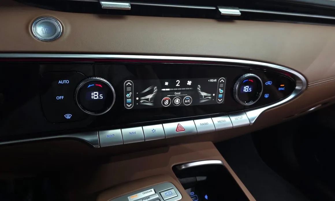 Genesis GV70 18