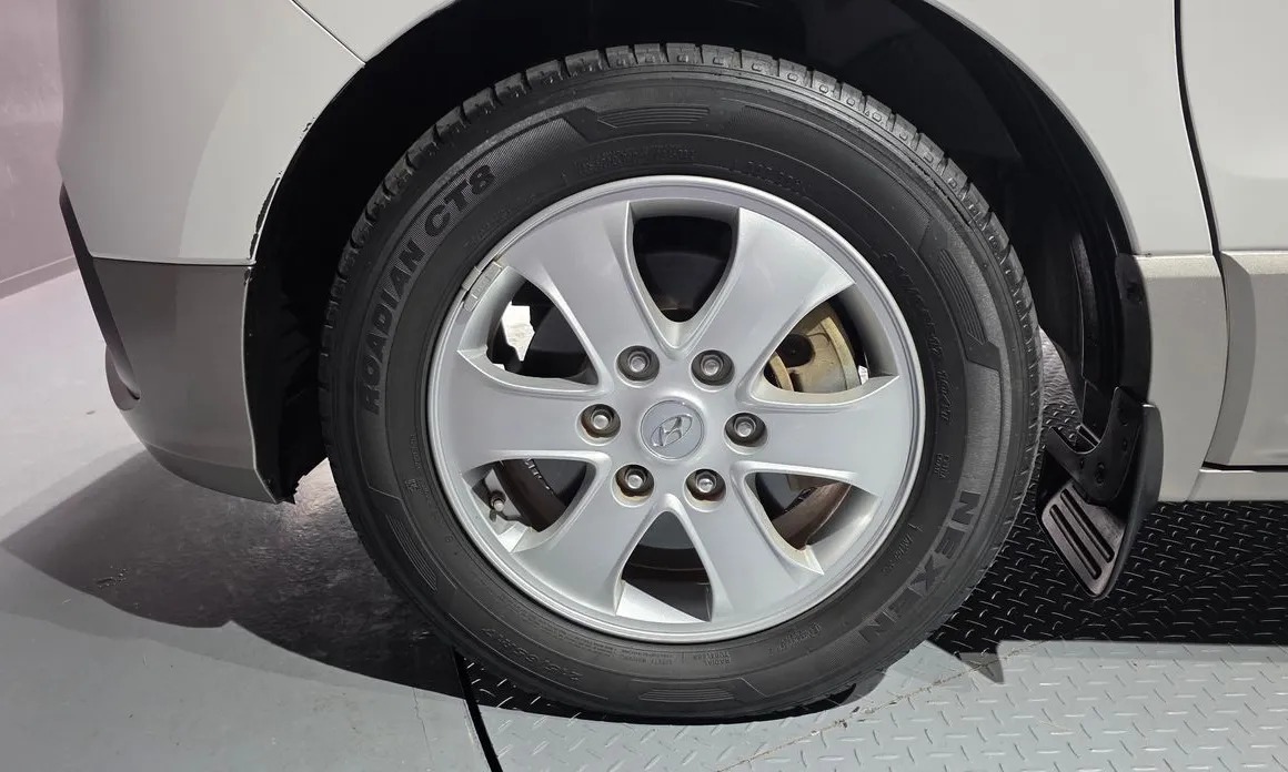 Hyundai Starex 5