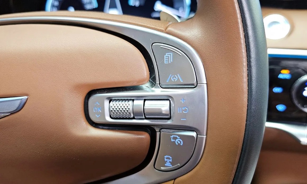 Genesis GV70 17