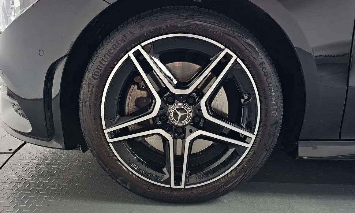 Mercedes-Benz CLA-Class 5