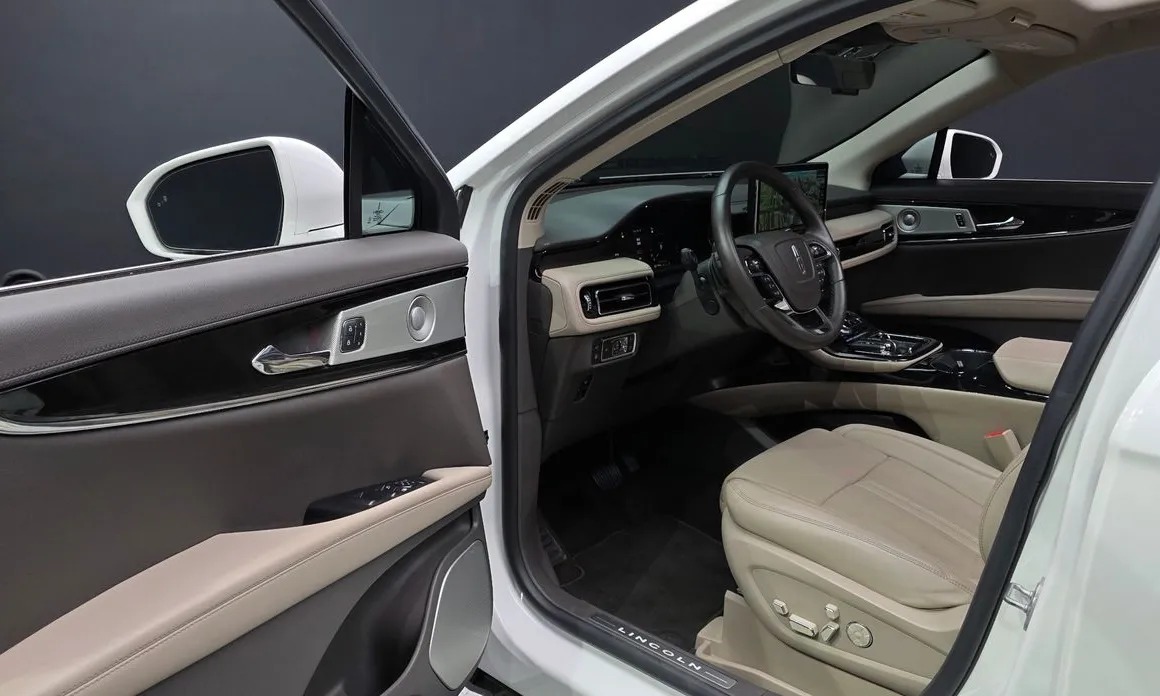 Lincoln Nautilus 10