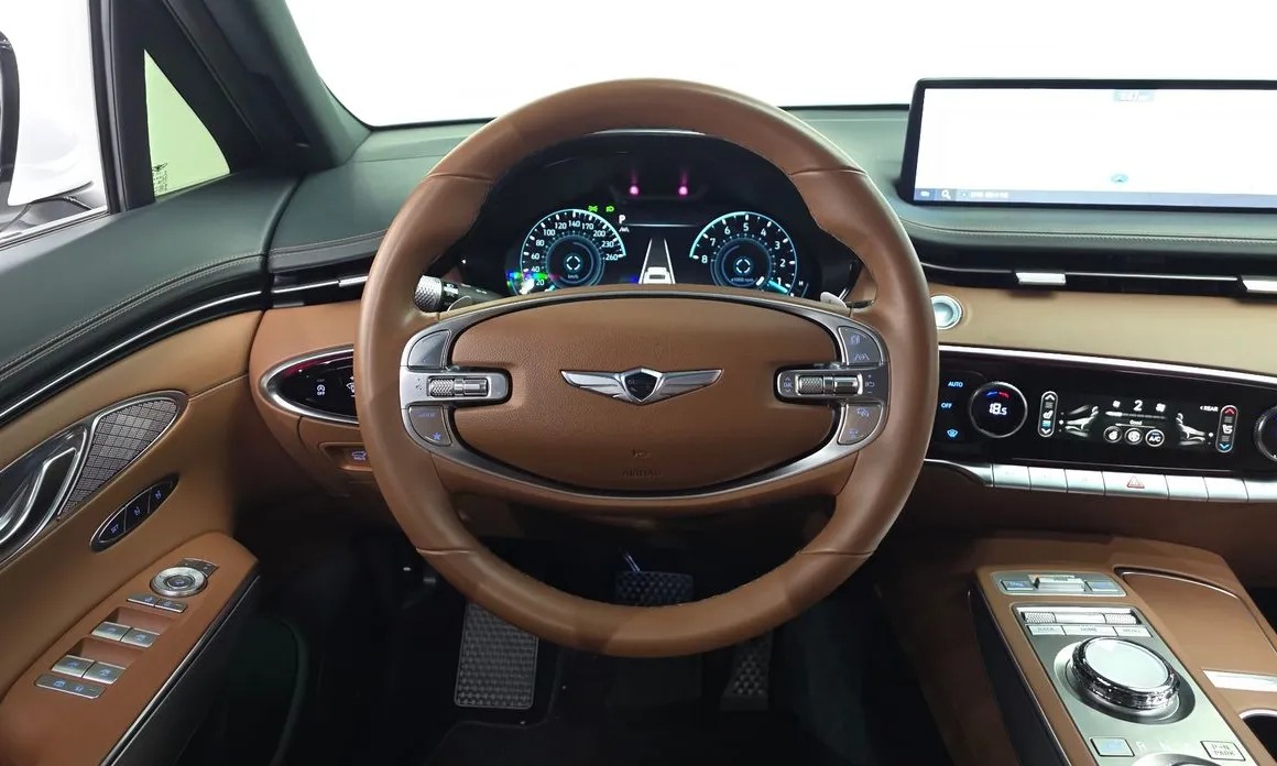 Genesis GV70 12
