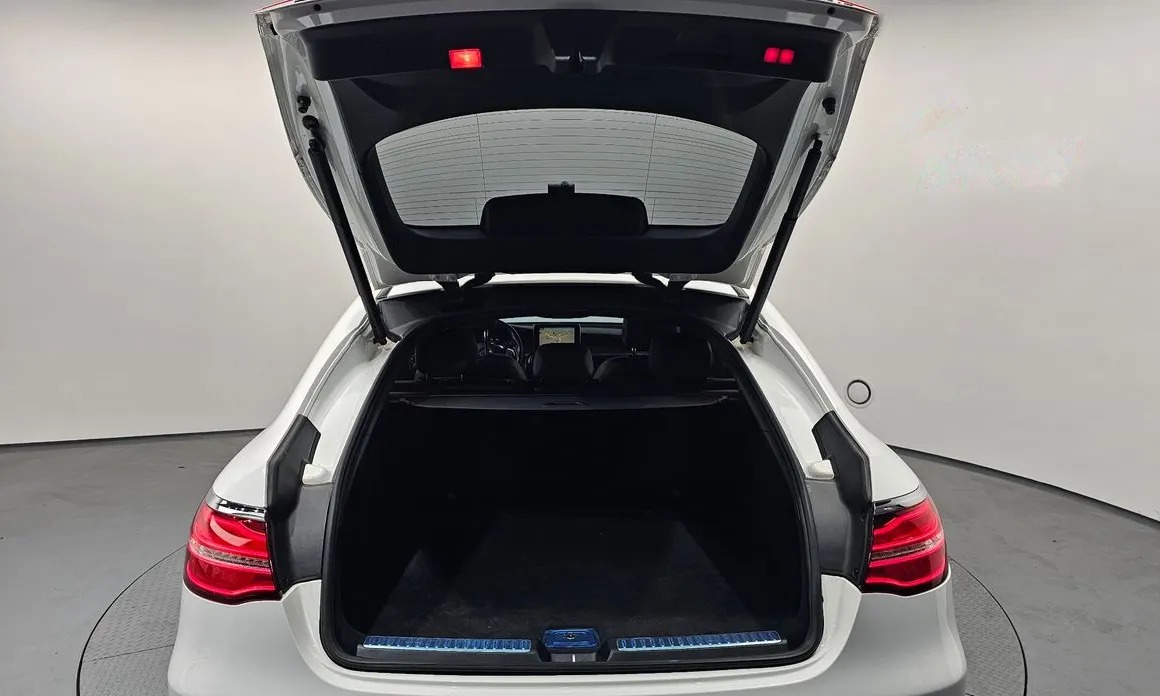 Mercedes-Benz GLC-Class 20